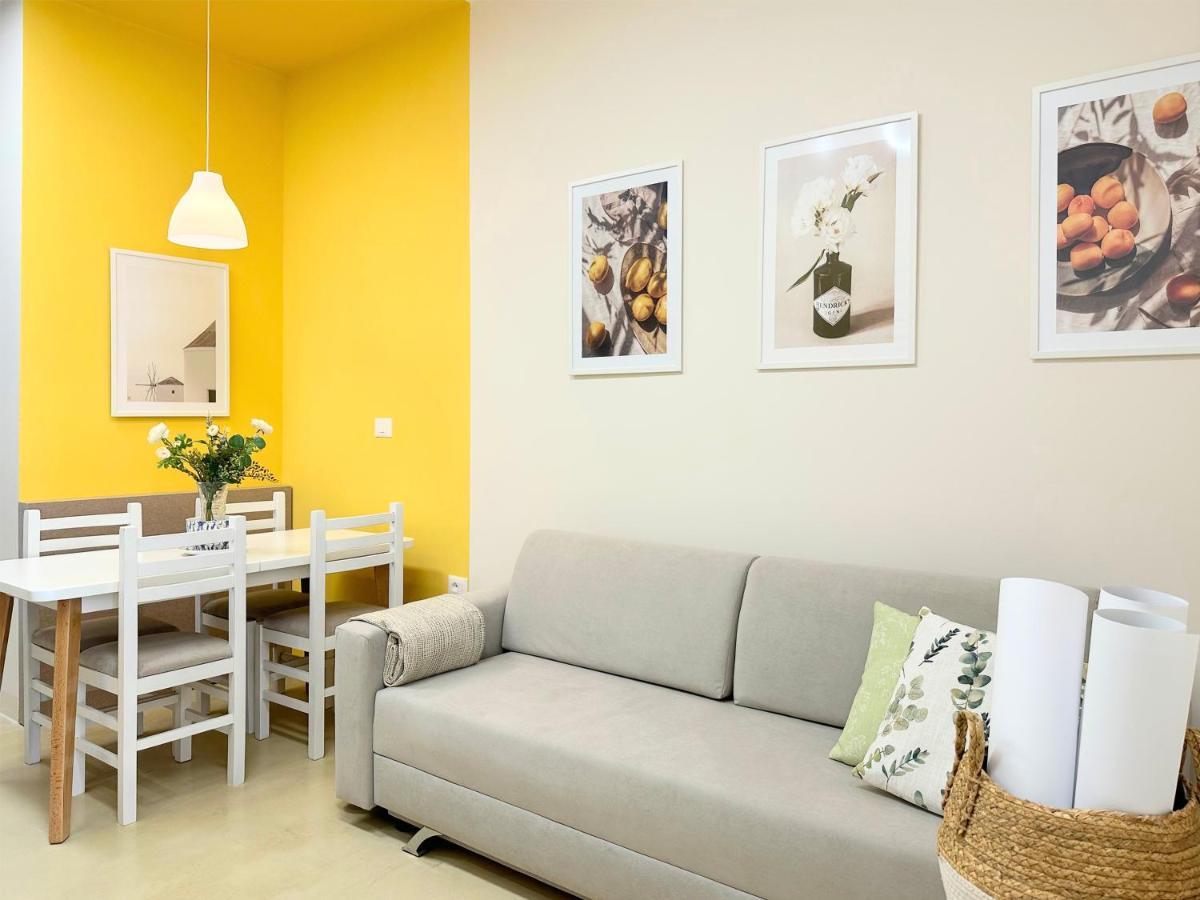 13 Eur For Monthly Stay - Home By The Sea - Hbs Golem  Exterior photo
