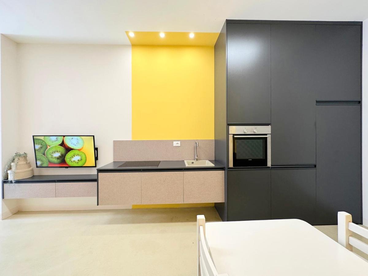 13 Eur For Monthly Stay - Home By The Sea - Hbs Golem  Exterior photo