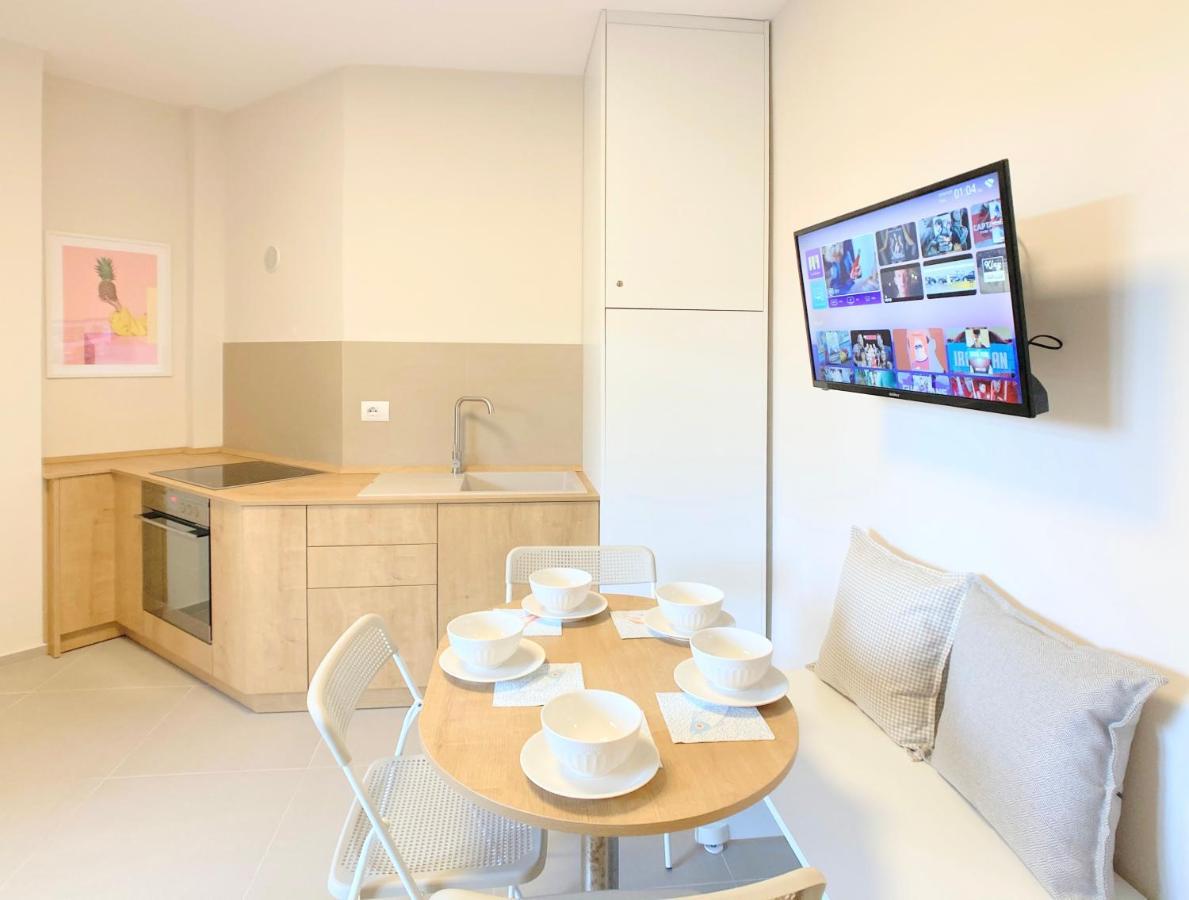 13 Eur For Monthly Stay - Home By The Sea - Hbs Golem  Exterior photo