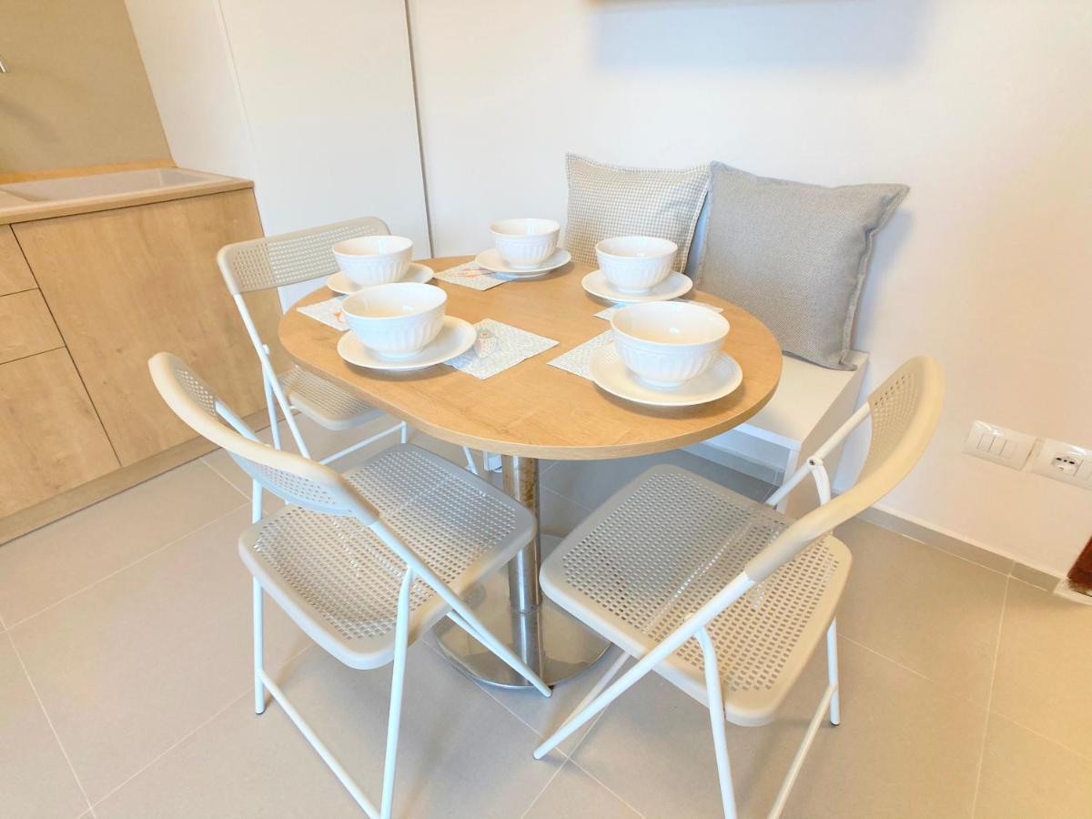 13 Eur For Monthly Stay - Home By The Sea - Hbs Golem  Exterior photo