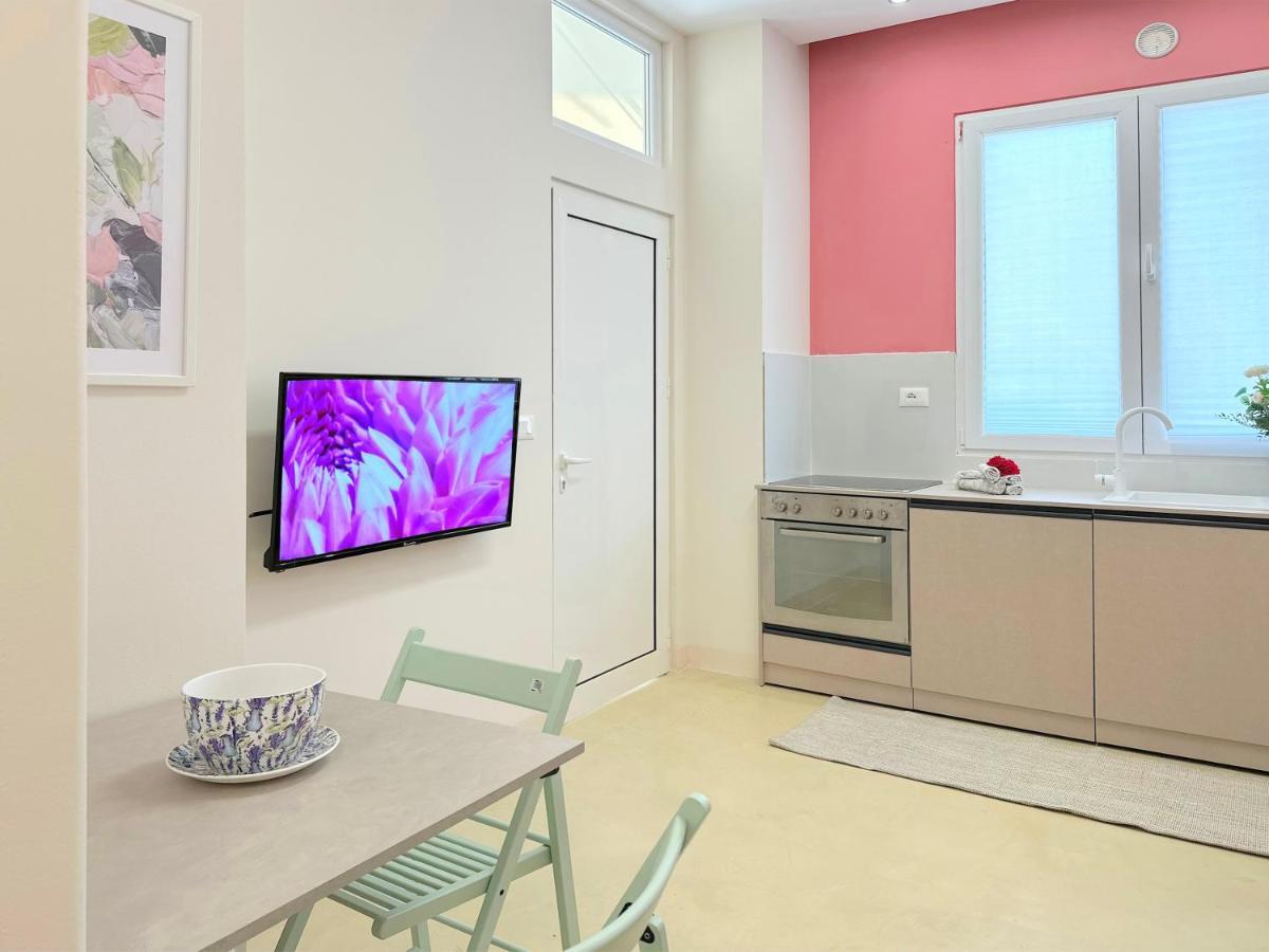 13 Eur For Monthly Stay - Home By The Sea - Hbs Golem  Exterior photo